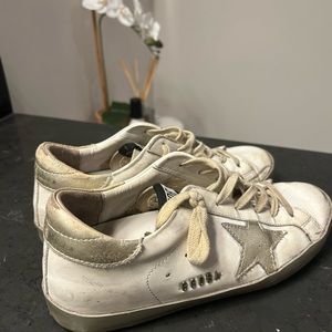 GoldenGoose Super-Star Leather Upper Suede Star Metal Lettering